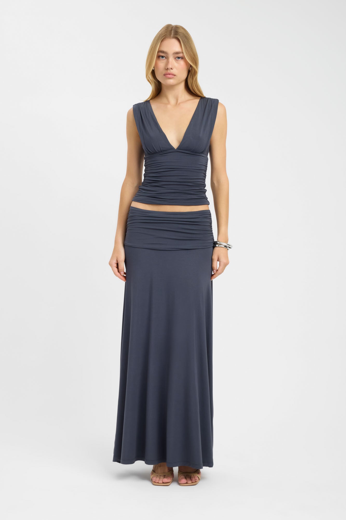 RJ199_ARLOSKIRT_TITANIUM_01_03