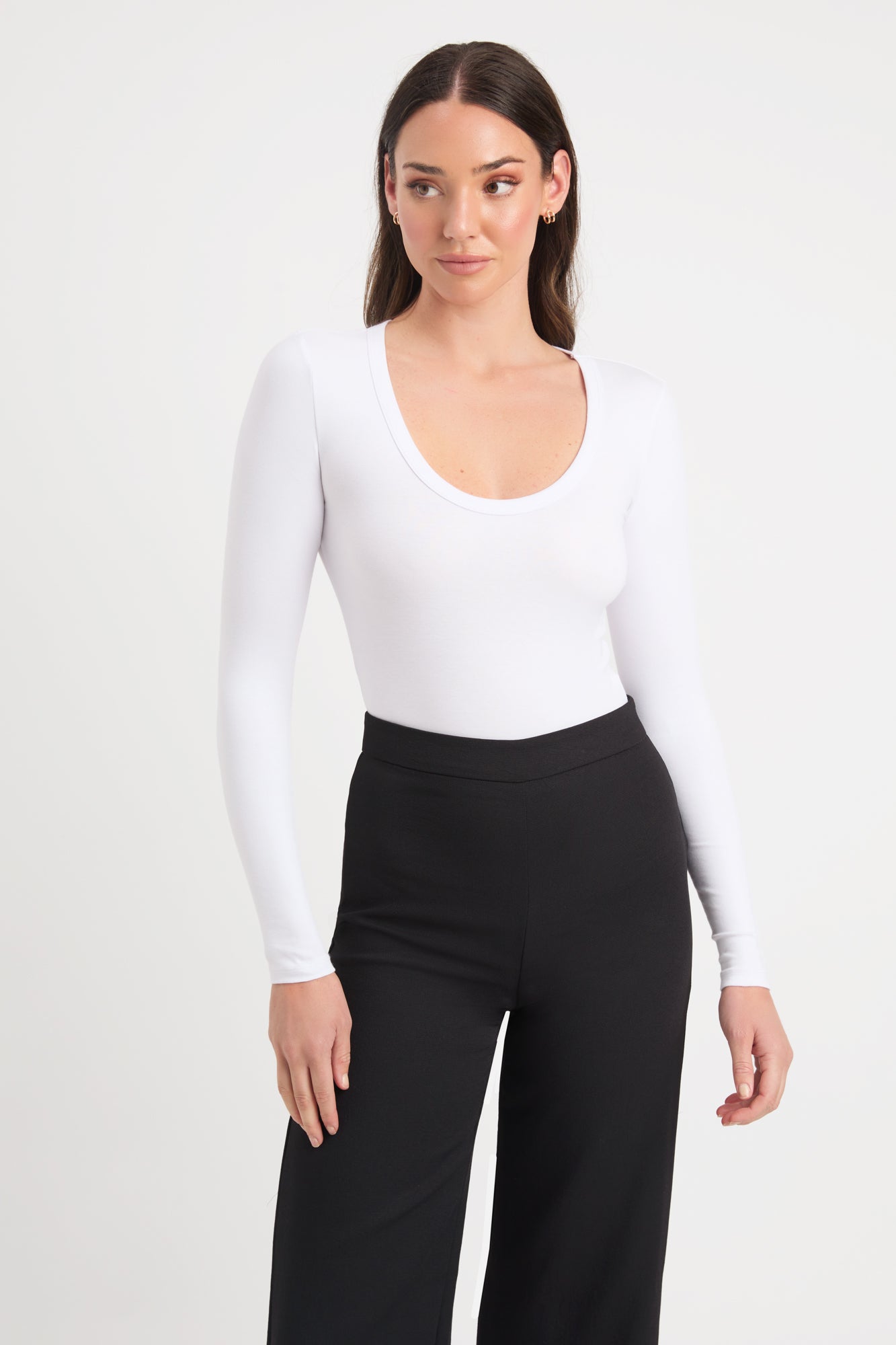https://www.kookai.com.au/cdn/shop/products/P178_Jane_Long_Sleeve_Bodysuit_White_01.jpg?v=1647303963